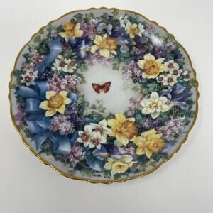 Circle of Delight by Lena Liu Floral Greetings Collector Plates